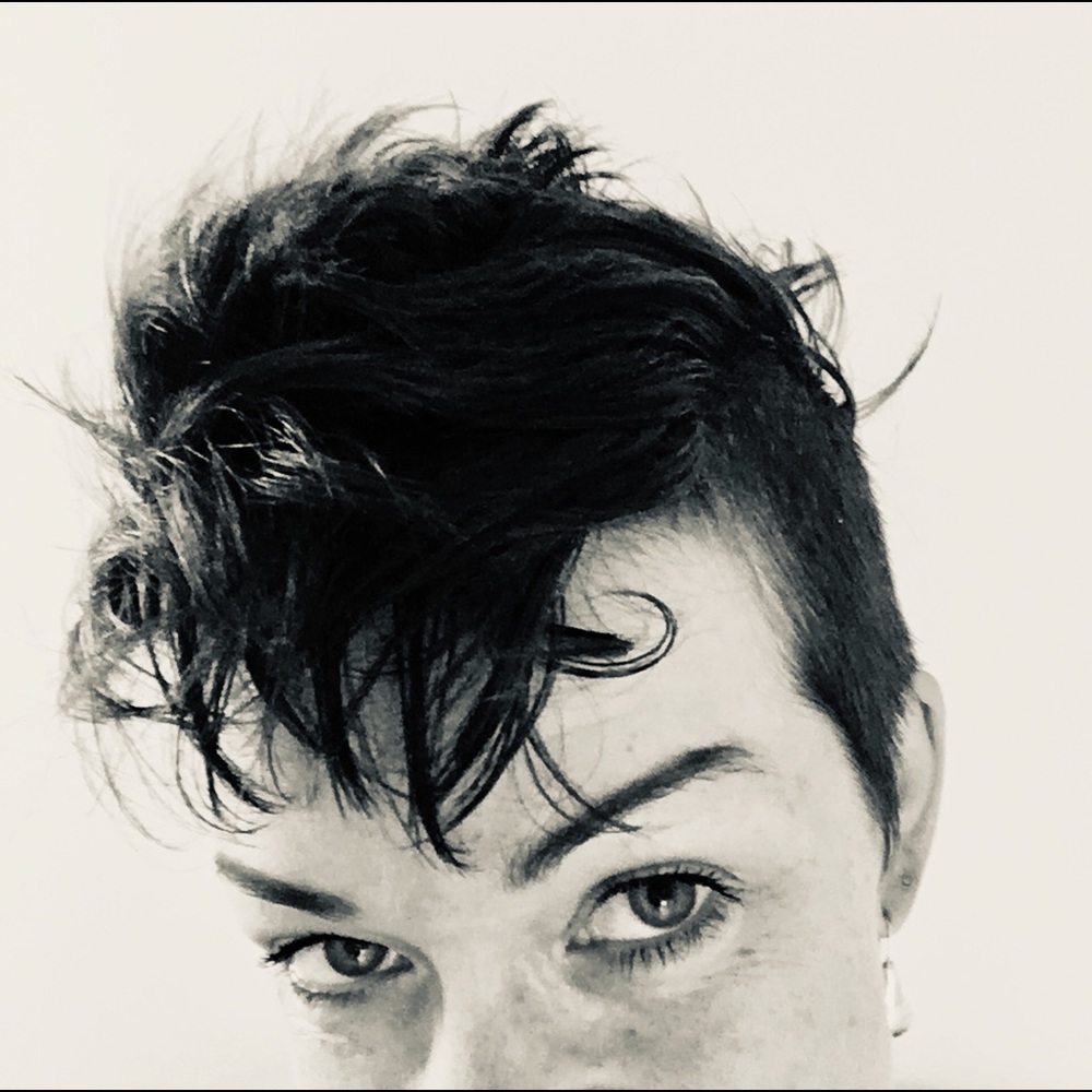 Meet your Posher, Iris